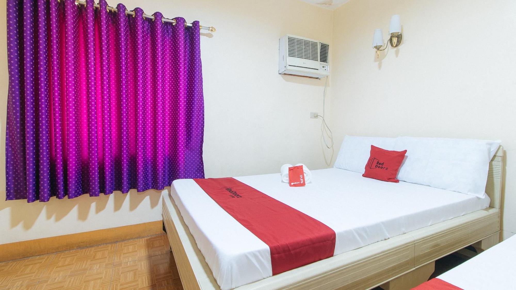 Reddoorz @ Golden Victory Hotel Mabalacat Pampanga Екстериор снимка
