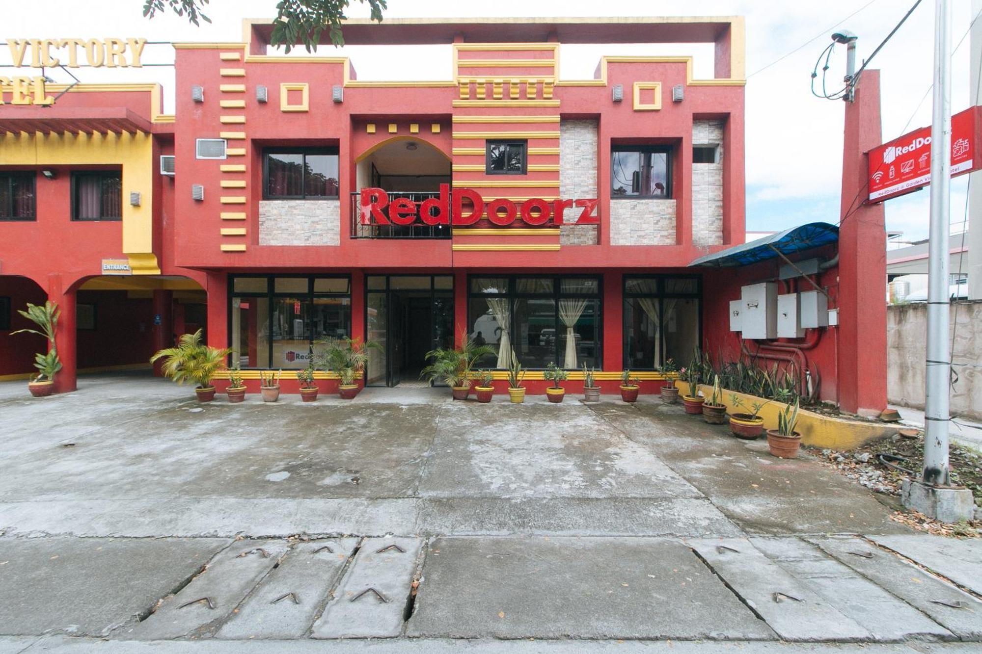 Reddoorz @ Golden Victory Hotel Mabalacat Pampanga Екстериор снимка